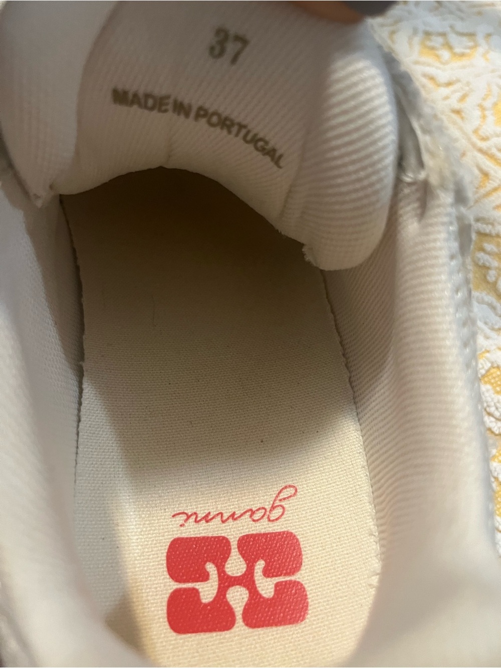 Ganni
08 Canvas Raw Edge Classic Sneakers SZ 37 - Picture 9 of 11